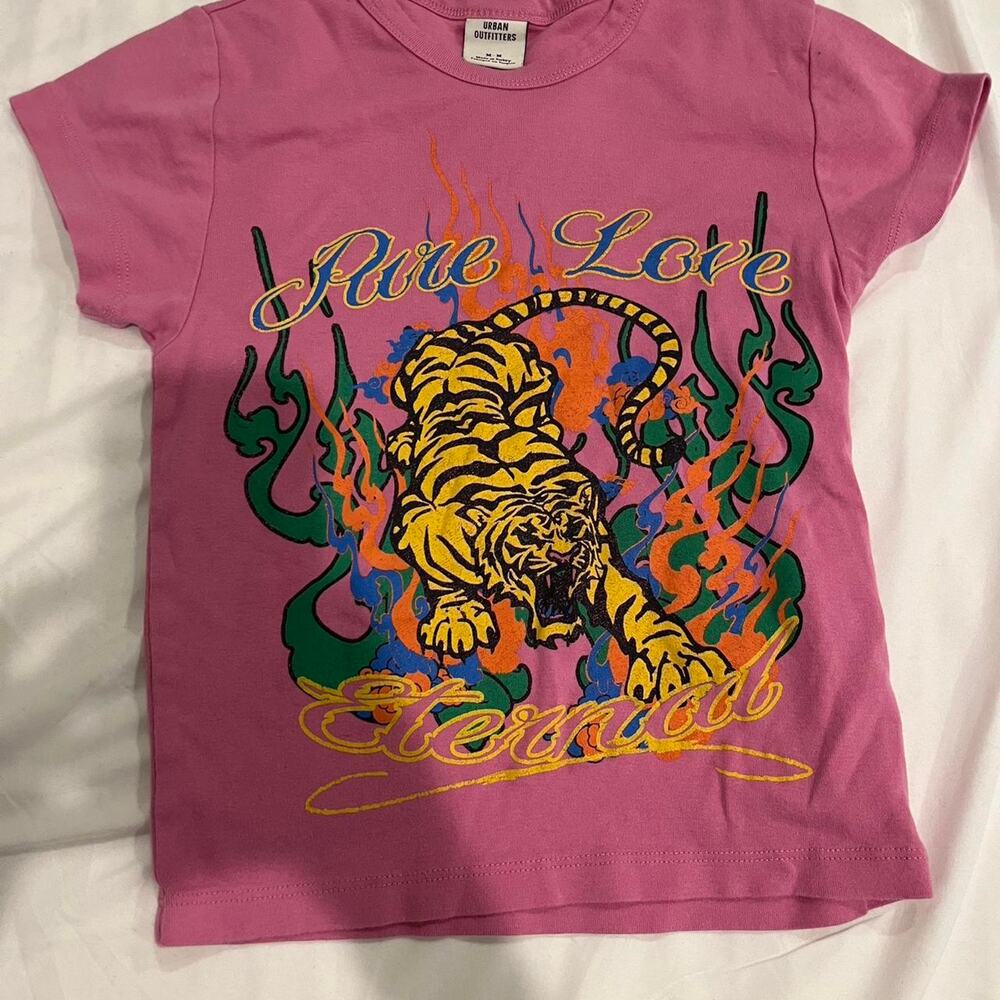 Urban outfitters pink tiger graphic